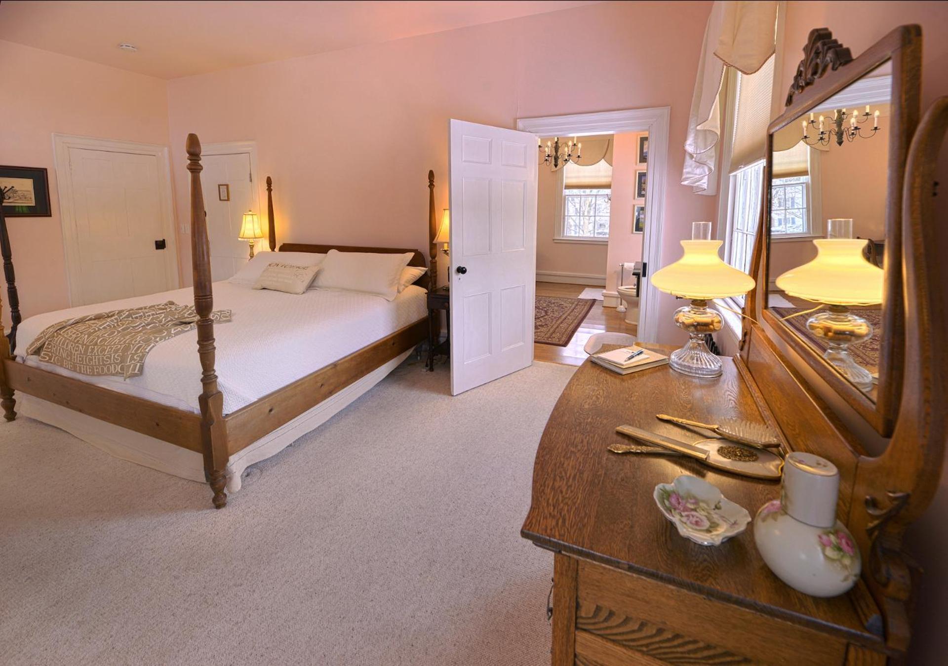 The Bed And Breakfast At Oliver Phelps Canandaigua Room photo