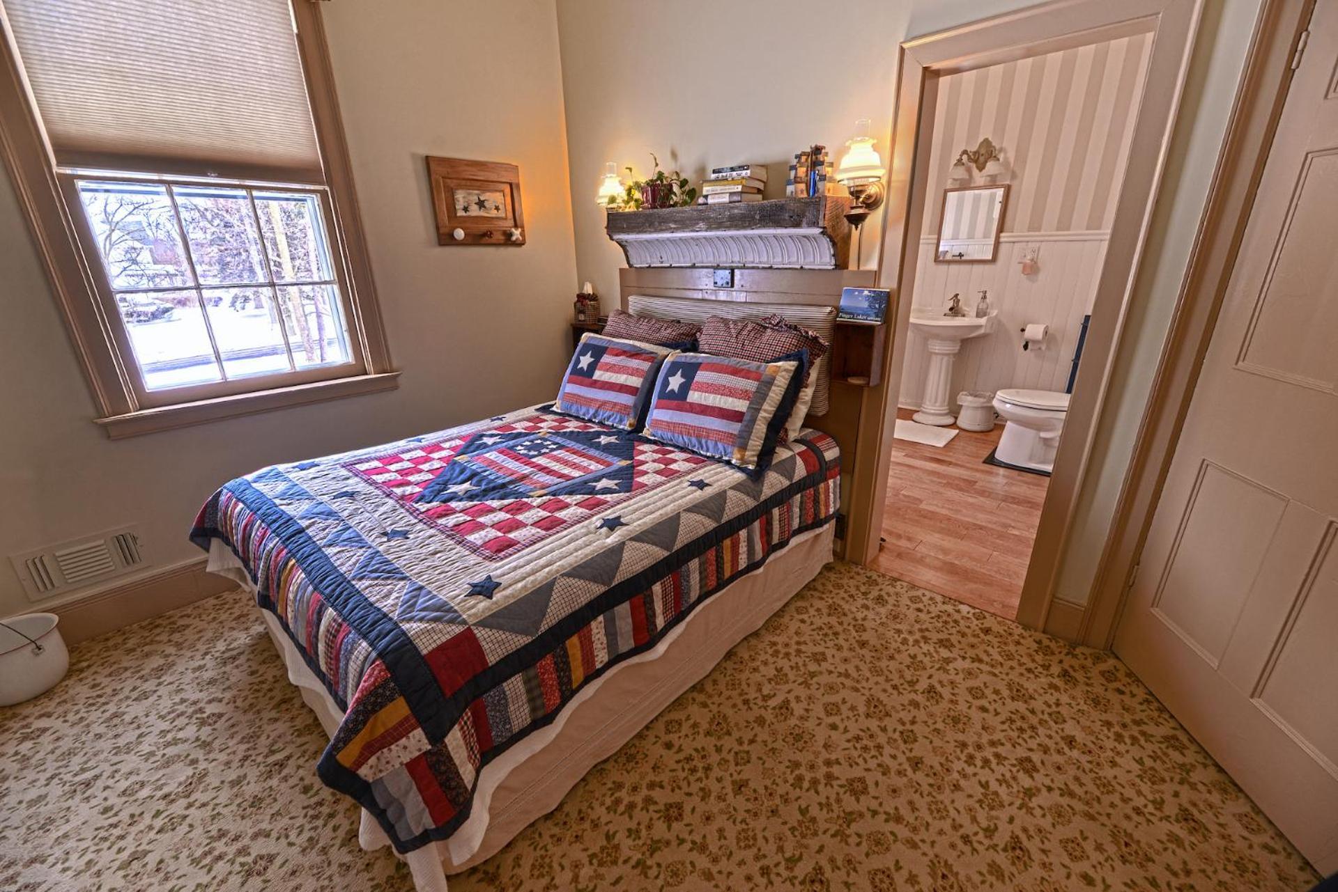 The Bed And Breakfast At Oliver Phelps Canandaigua Room photo